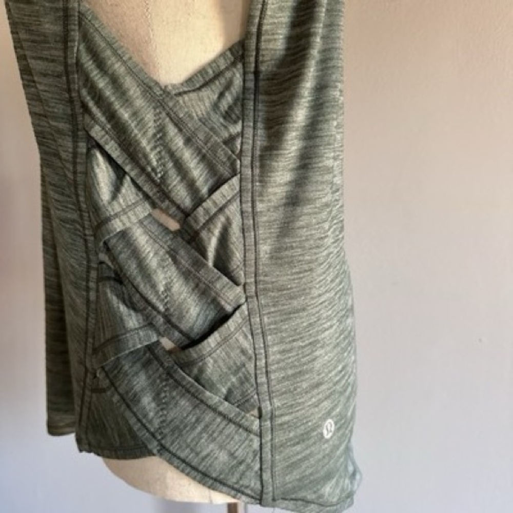 Lululemon Var-City Muscle Tank Top in heathered green